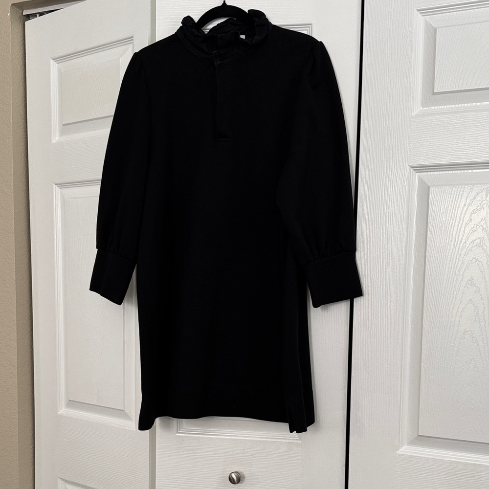 Pomander Place by Tuckernuck!!Comfy collared Black Long-Sleeve Dress!